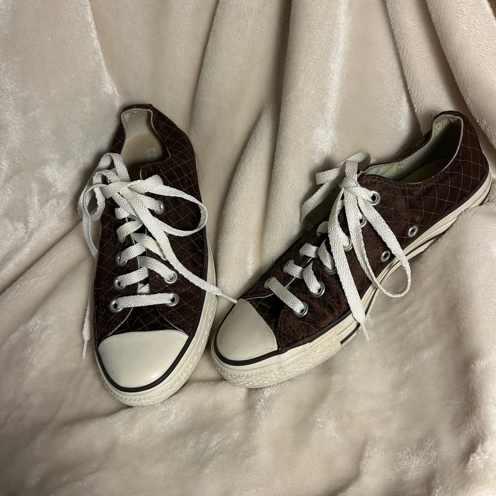 Converse Dark brown satin with fishnet sewing detail